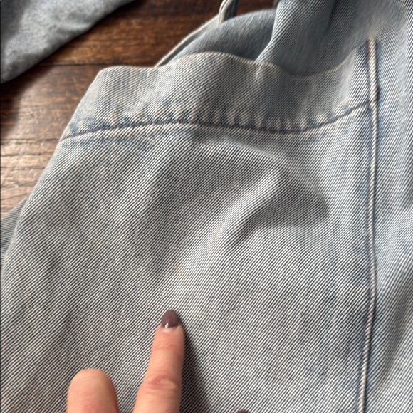 DONNA TRENCH in wanderlust - Picture 12 of 16